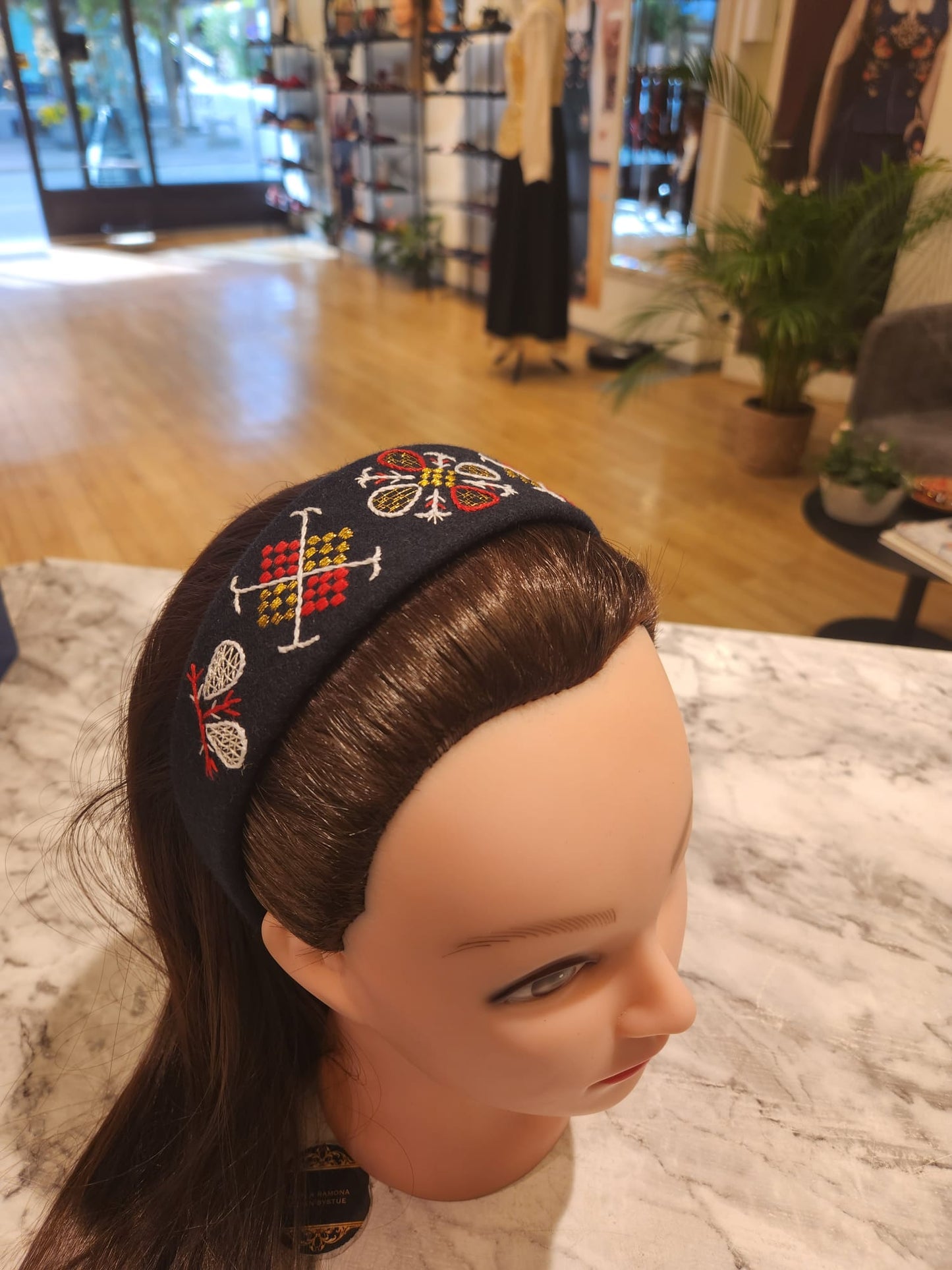 Brodert hårbøyle - Nordmørsbunad
